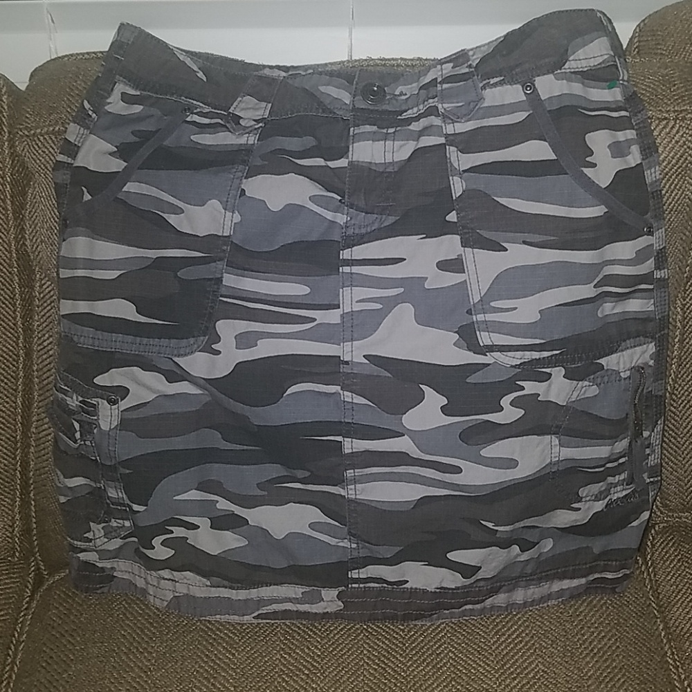Ladies Cabela's Camouflage Skirt, Size 10